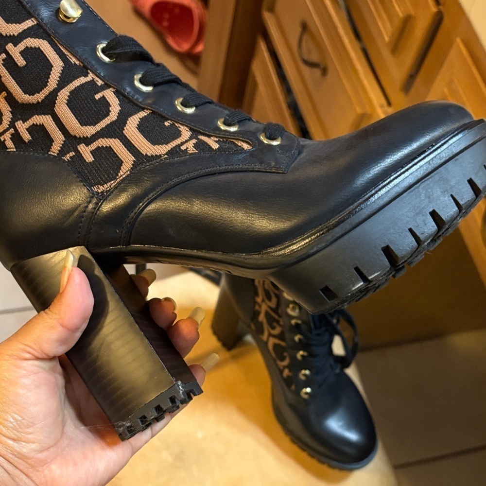 Nwot Guess Black and Brown Lace-Up Boots - Picture 12 of 12